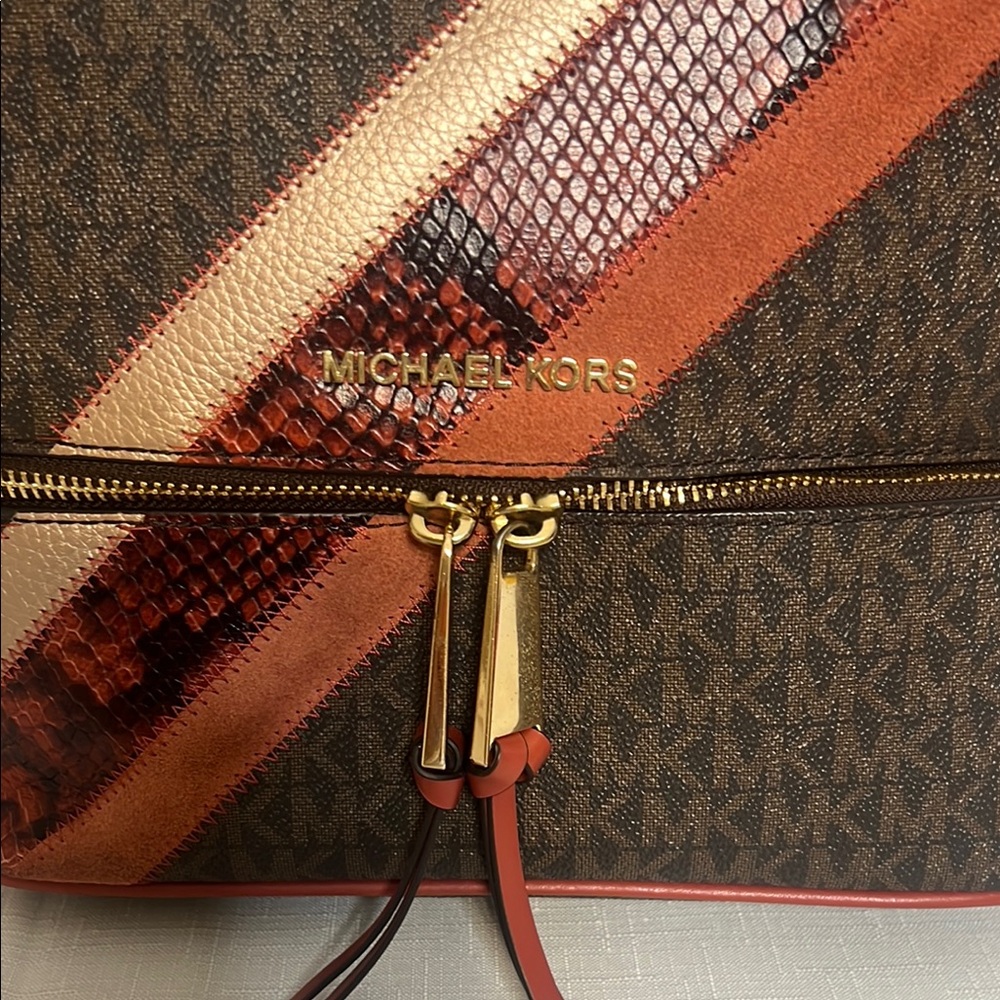 Michael Kors RARE Rhea Signature Backpack w/red snakeskin and MK logo - Picture 3 of 11